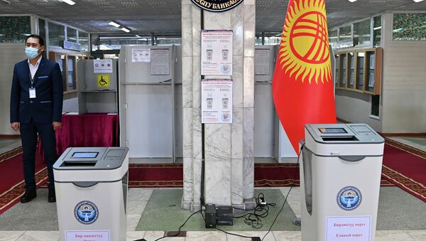 Элекронные урны на избирательном участке. Архивное фото - Sputnik Кыргызстан