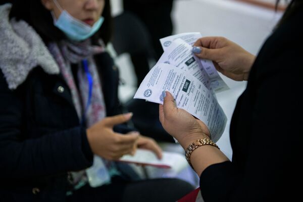Распечатка данных о голосовании с АСУ - Sputnik Кыргызстан
