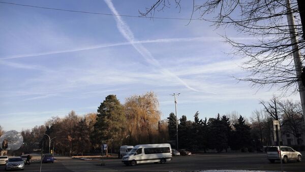 Необычная картина в небе над Бишкеком — видео - Sputnik Кыргызстан