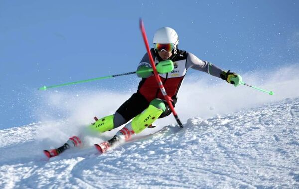 Член национальной сборной команды Кыргызстана по лыжному спорту Максим Гордеев получил лицензию на XXIV зимние Олимпийские игры, которые пройдут в 2022 году в Пекине - Sputnik Кыргызстан