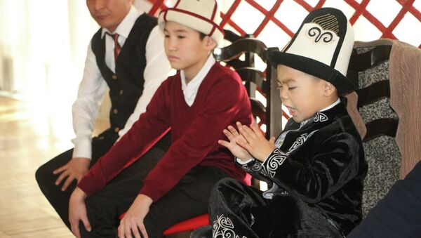 Празднование дня эпоса Манас в Бишкеке - Sputnik Кыргызстан