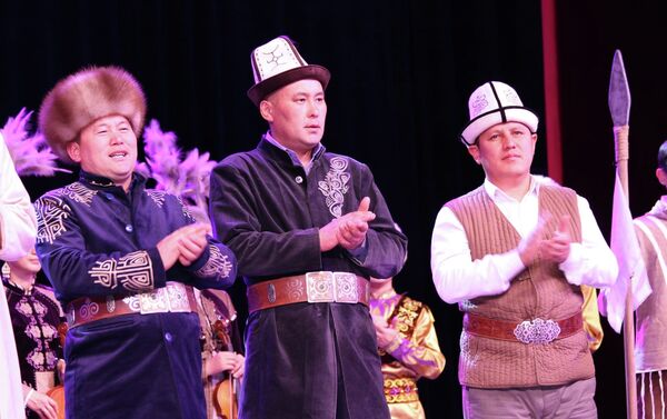 Майрамдык салтанат манасчылар катышкан концерттик программа менен коштолгон. - Sputnik Кыргызстан