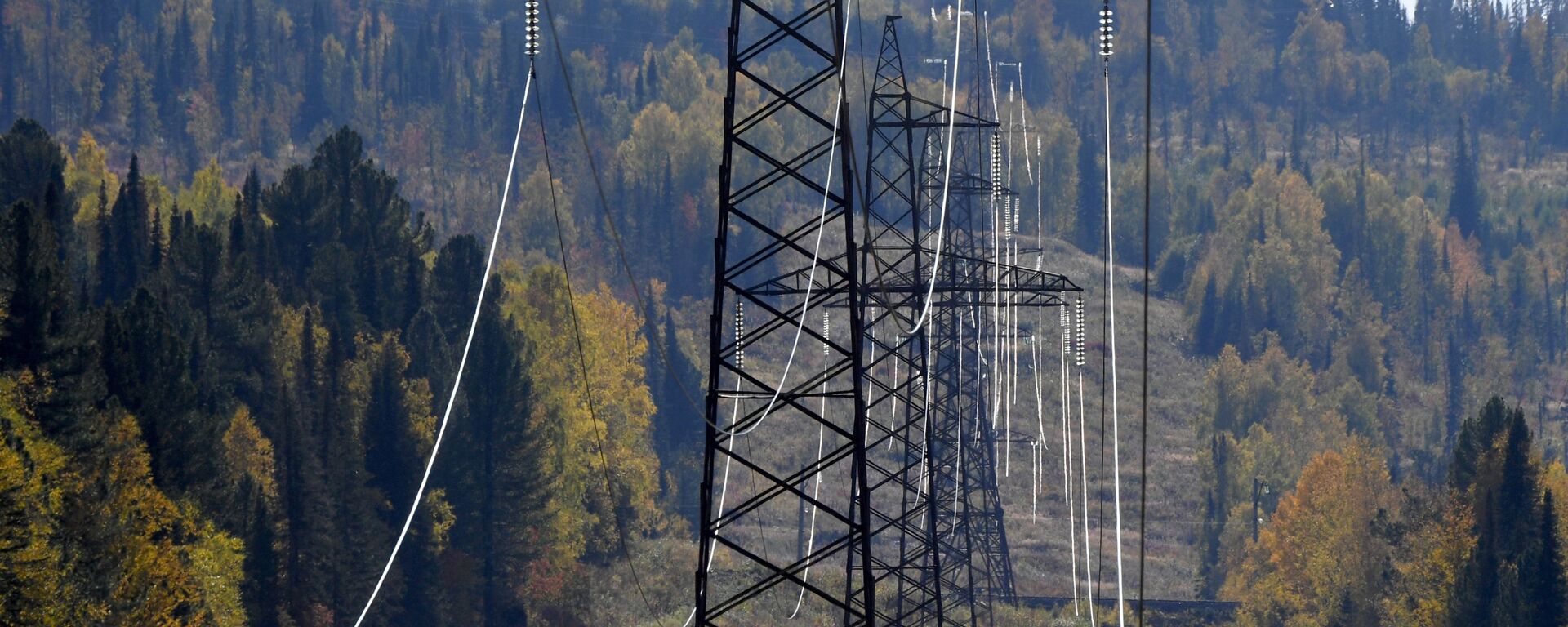 Высоковольтные линии электропередачи. Архивное фото - Sputnik Кыргызстан, 1920, 05.09.2023