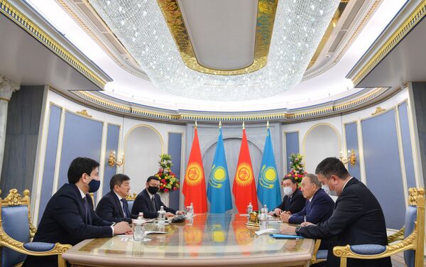Председатель кабинета министров Кыргызстана Акылбек Жапаров встретился с первым президентом Казахстана Нурсултаном Назарбаевым - Sputnik Кыргызстан