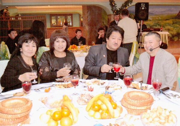 Эшимканов был очень творческим человеком, близко общался со многими артистами и музыкантами - Sputnik Кыргызстан