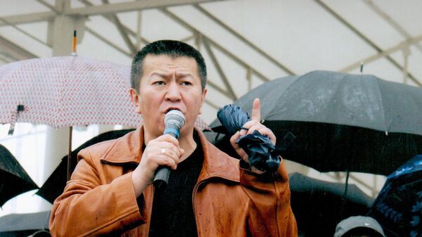 Общественный деятель, журналист Мелис Эшимканов на митинге. Архивное фото - Sputnik Кыргызстан