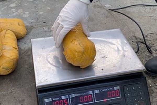 Согласно заключению судебно-химической экспертизы, обнаруженное наркотическое средство является гашишем - Sputnik Кыргызстан