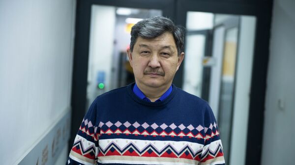 Саясий серепчи, тарых илимдеринин кандидаты Табылды Акеров - Sputnik Кыргызстан