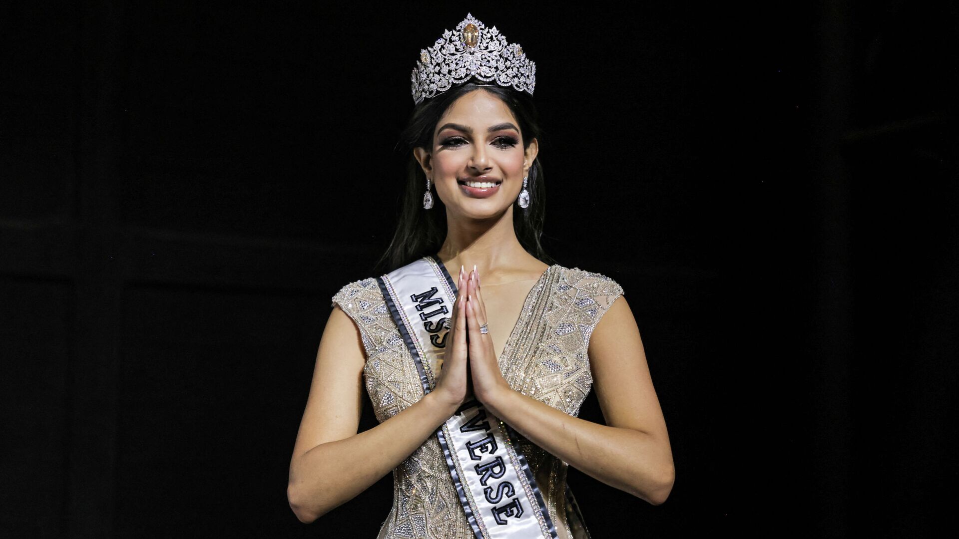 Аалам сулуусу (Miss Universe) сынагын Индиядан катышкан 21 жаштагы Харнааз Сандху - Sputnik Кыргызстан, 1920, 13.12.2021