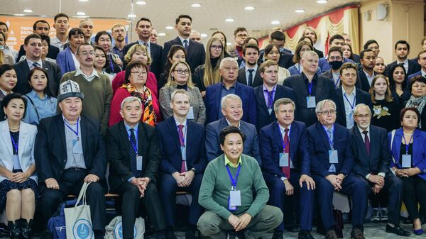 Второй Международный алтаистический форум Тюрко-монгольский мир Большого Алтая: историко-культурное наследие и современность - Sputnik Кыргызстан