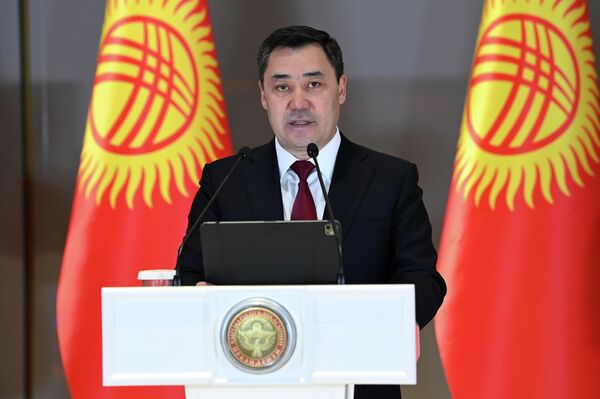 Выступая перед гостями приема, президент Садыр Жапаров отметил, что принятие 15 декабря Верховным Советом КР исторического документа — Декларации о государственном суверенитете является долгожданным и знаковым событием для народа Кыргызстана - Sputnik Кыргызстан