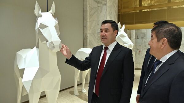 Это лошади Сапара? Что Садыр Жапаров заявил, увидев ценники в музее. Видео - Sputnik Кыргызстан