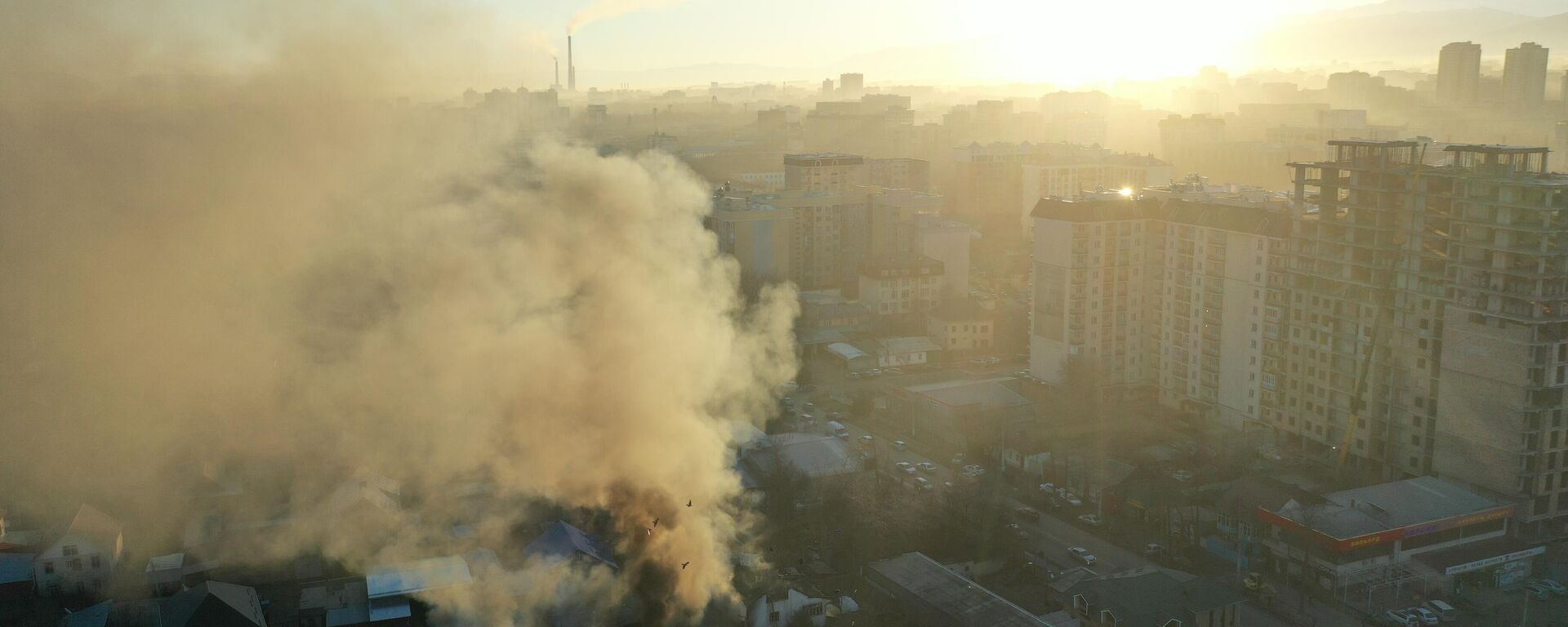 Крупный пожар в Бишкеке - Sputnik Кыргызстан, 1920, 21.12.2021