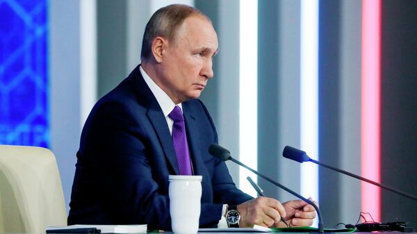 Ежегодная пресс-конференция президента России Владимира Путина - Sputnik Кыргызстан