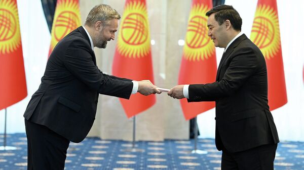 Президент Садыр Жапаров принял верительные грамоты от послов трех стран - Sputnik Кыргызстан
