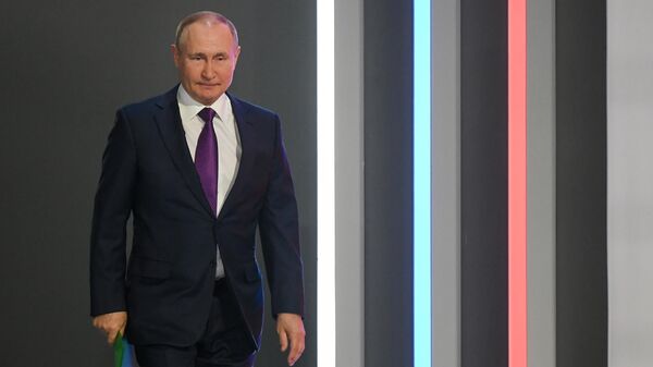 Ежегодная пресс-конференция президента России Владимира Путина - Sputnik Кыргызстан
