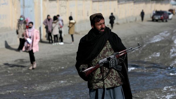 Кабулдагы Талибан кыймылынын согушкери. Архивдик сүрөт - Sputnik Кыргызстан