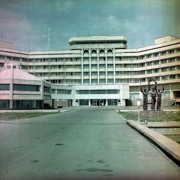 Гостиницу &quot;Иссык-Куль&quot; открыли в 1984 году - Sputnik Кыргызстан