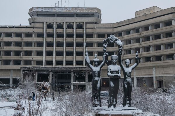 Гостиница &quot;Иссык-Куль&quot; в Бишкеке, которую скоро снесут - Sputnik Кыргызстан