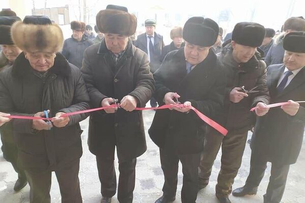Как сообщили региональному корреспонденту Sputnik в пресс-службе полномочного представительства президента в Нарынской области,  открытие новой школы состоялось сегодня - Sputnik Кыргызстан
