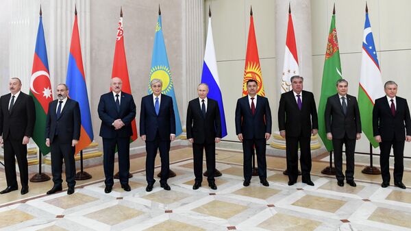 Встреча глав стран СНГ в Санкт-Петербурге. Архивное фото - Sputnik Кыргызстан