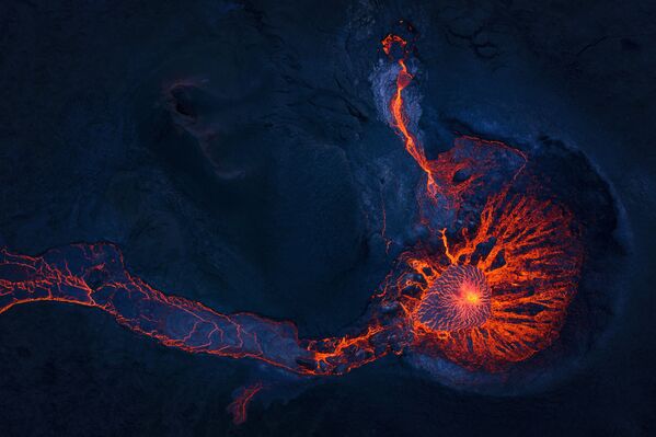 Извержение вулкана Фаградальсфьядль в Исландии - Sputnik Кыргызстан