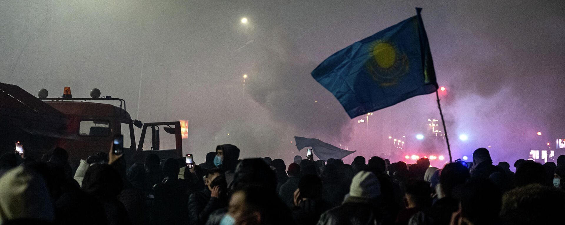 Протестующие на митинге в Алматы после повышения цен на энергоносители. Архивное фото - Sputnik Кыргызстан, 1920, 14.07.2022