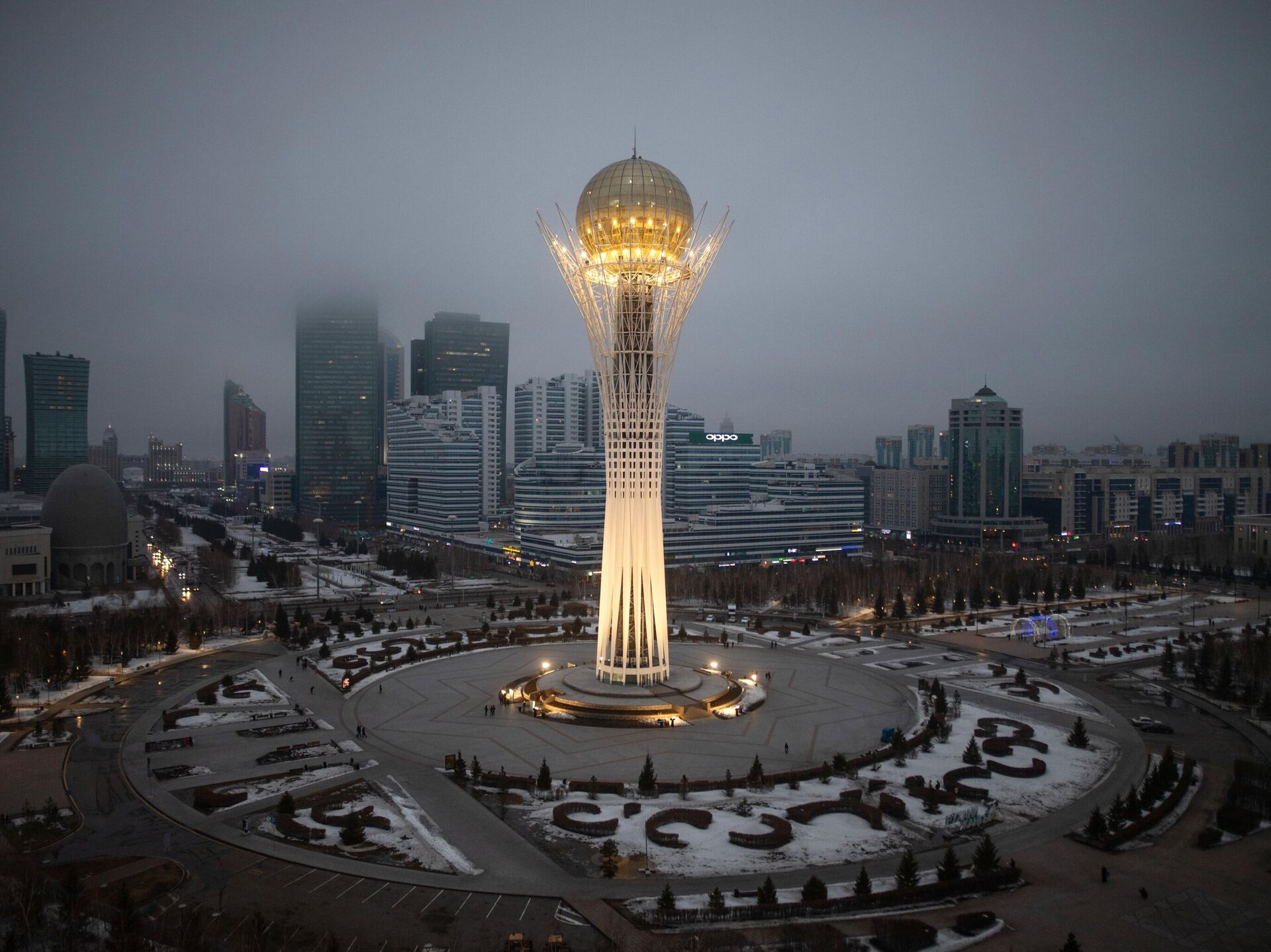 Существовал ли казахстан. Монумент Астана-Байтерек. Нурсултан столица Казахстана. Столица Казахстана 2022. Астана Казахстан фото.