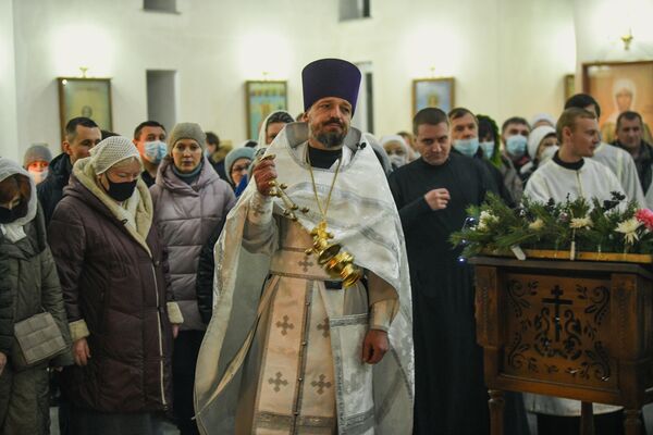 После Рождества начинаются Святки, которые завершает другой важный христианский праздник — Крещение Господне - Sputnik Кыргызстан
