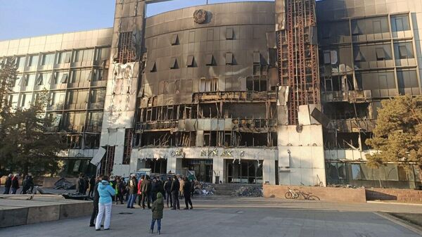 Сгоревшее здание акимата города Талдыкоргана. - Sputnik Кыргызстан