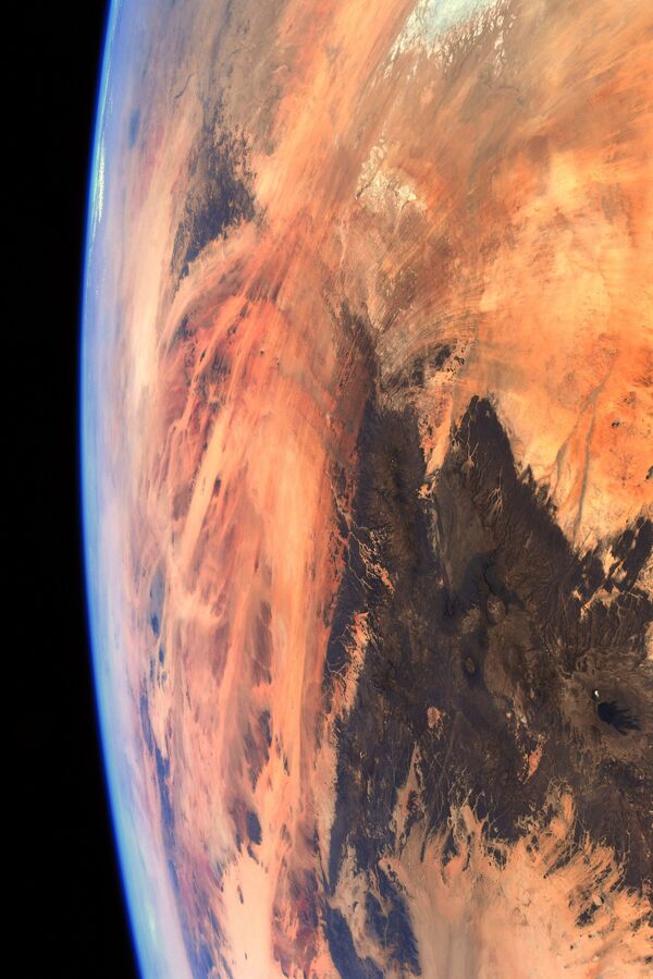 Пустыня Сахара на фотографии астронавта ЕКА Томаса Песке - Sputnik Кыргызстан