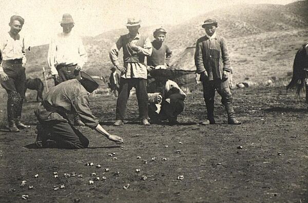 Ордо ойногон боз уландар, 1928-жыл - Sputnik Кыргызстан