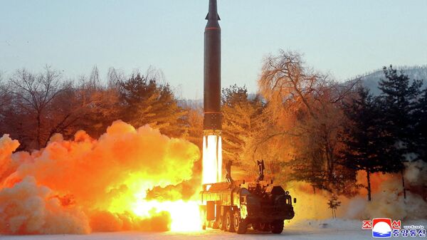Түндүк Корея учурган ракета  - Sputnik Кыргызстан