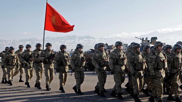 Возвращение кыргызских военнослужащих миротворческих сил ОДКБ - Sputnik Кыргызстан