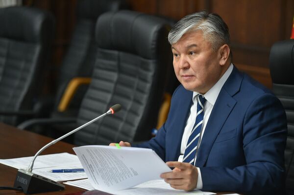 Первый заместитель главы кабинета министров Арзыбек Кожошев жестко раскритиковал должностных лиц некоторых госорганов - Sputnik Кыргызстан