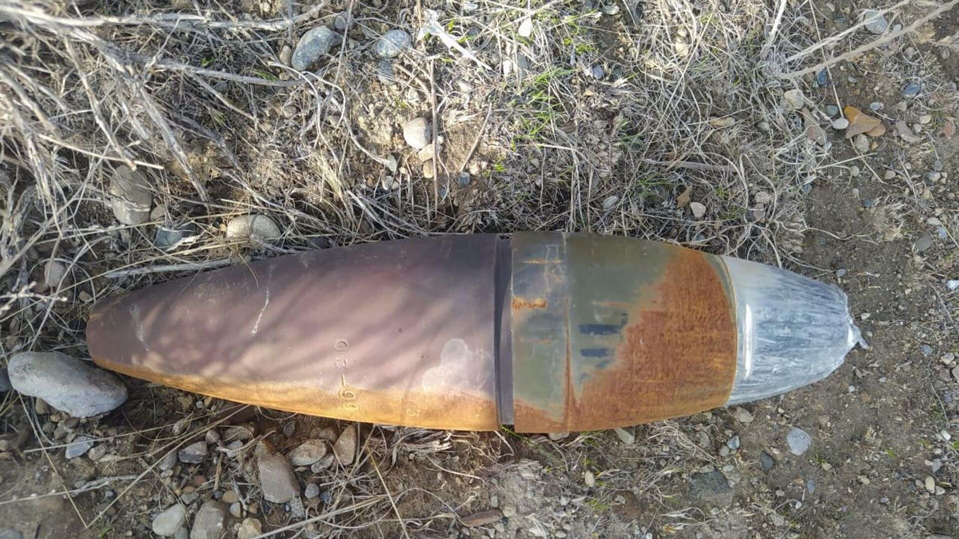 Обнаружение неразорвавшихся снарядов в приграничном районе Баткена  - Sputnik Кыргызстан, 1920, 18.01.2022