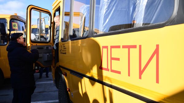 Водители школьных автобусов. Архивное фото - Sputnik Кыргызстан