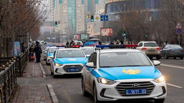 Алматыдагы полиция автоунаалары - Sputnik Кыргызстан