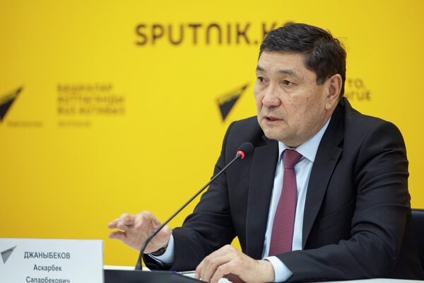 Джаныбеков подвел итоги прошедшего года, поделился планами на 2022-й и рассказал, какие меры примет министерство, чтобы сберечь будущий урожай и избежать повышения цен на продукты питания - Sputnik Кыргызстан