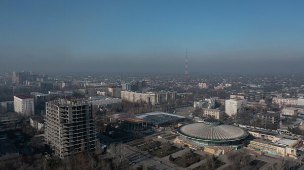 Вид с дрона на окутанную смогом центр Бишкека - Sputnik Кыргызстан