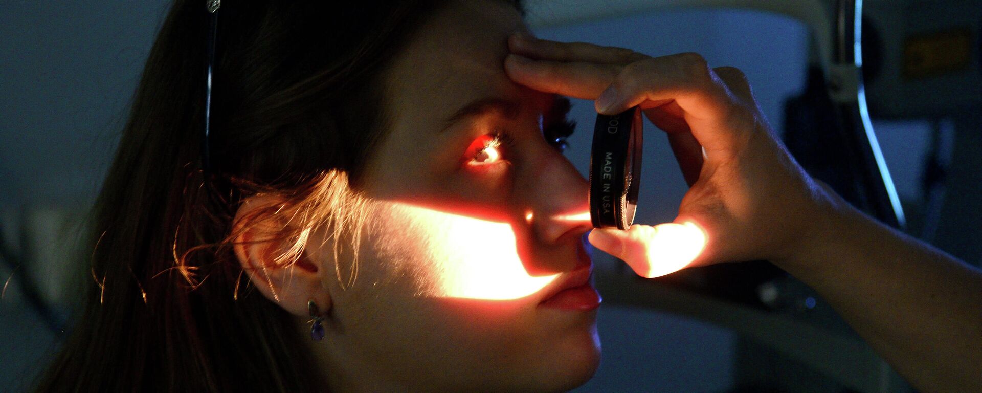 Офтальмологдун кабыл алуусундагы аял. Архив - Sputnik Кыргызстан, 1920, 12.10.2025