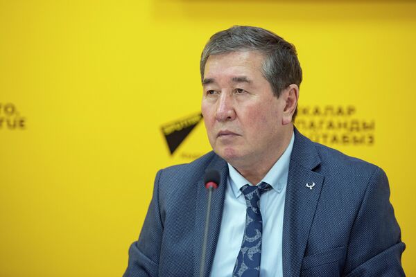 Пресс-секретарь Минтранскома Кылычбек Досумбетов - Sputnik Кыргызстан