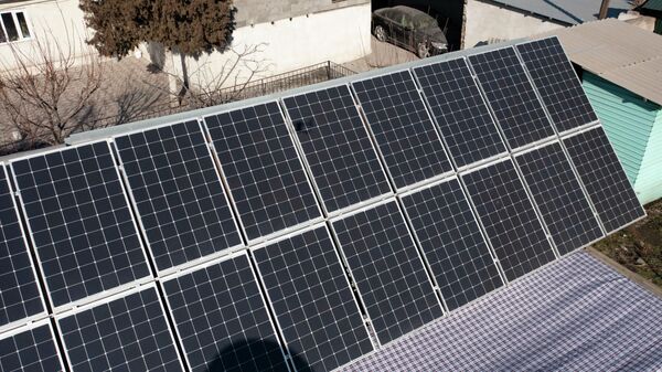 Дом с солнечной батареей в Бишкеке - Sputnik Кыргызстан