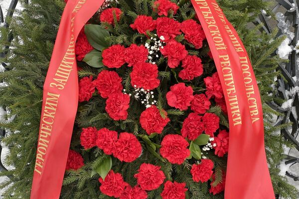 Церемония была посвящена 78-й годовщине полного освобождения Ленинграда от фашистской блокады в годы Великой Отечественной войны - Sputnik Кыргызстан