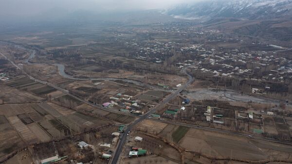 Вид с дрона на местность Торт-Кочо Баткенского района Баткенской области КР - Sputnik Кыргызстан