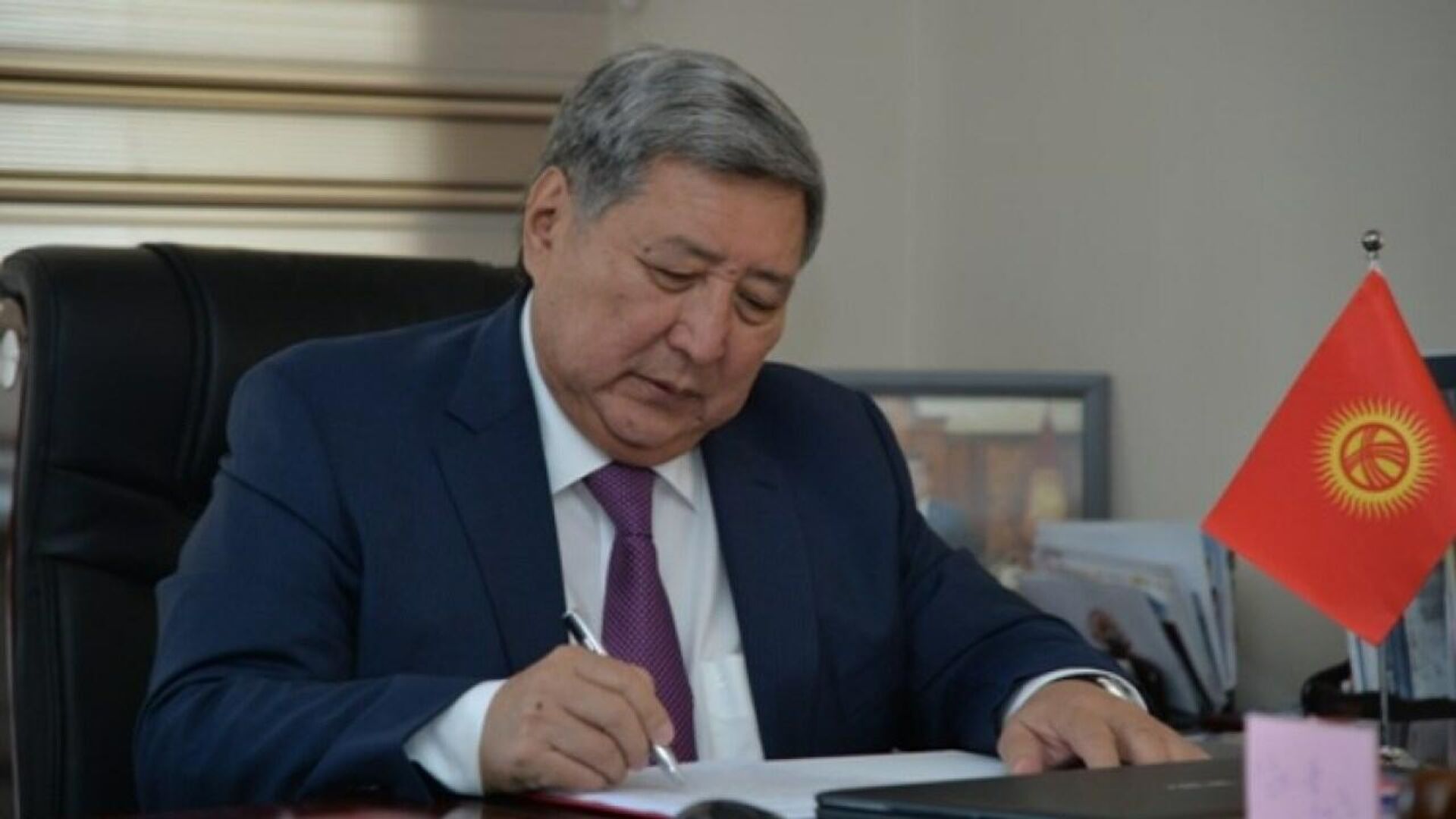 Посол Кыргызстана в Таджикистане Жаныш Рустенбеков - Sputnik Кыргызстан, 1920, 02.01.2024