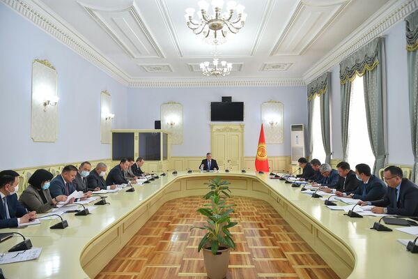 Он провел совещание по реализации Закона КР &quot;О статусе Баткенской области&quot;. - Sputnik Кыргызстан