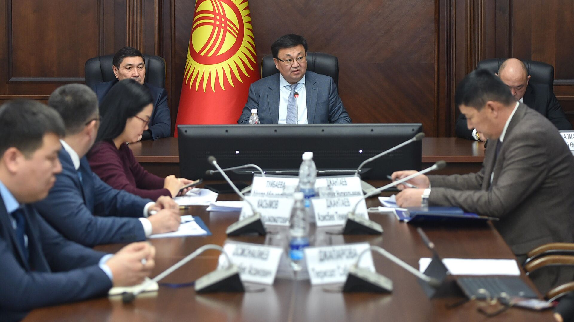 Совещание кабинета министров по внедрению системы электронного документооборота - Sputnik Кыргызстан, 1920, 04.02.2022