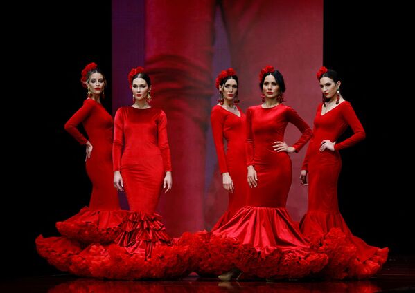 Международный показ мод фламенко SIMOF в Севилье (Испания) - Sputnik Кыргызстан