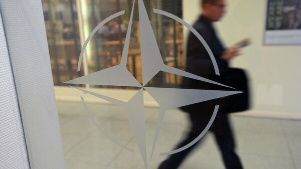 Эмблема НАТО. Архивное фото - Sputnik Кыргызстан